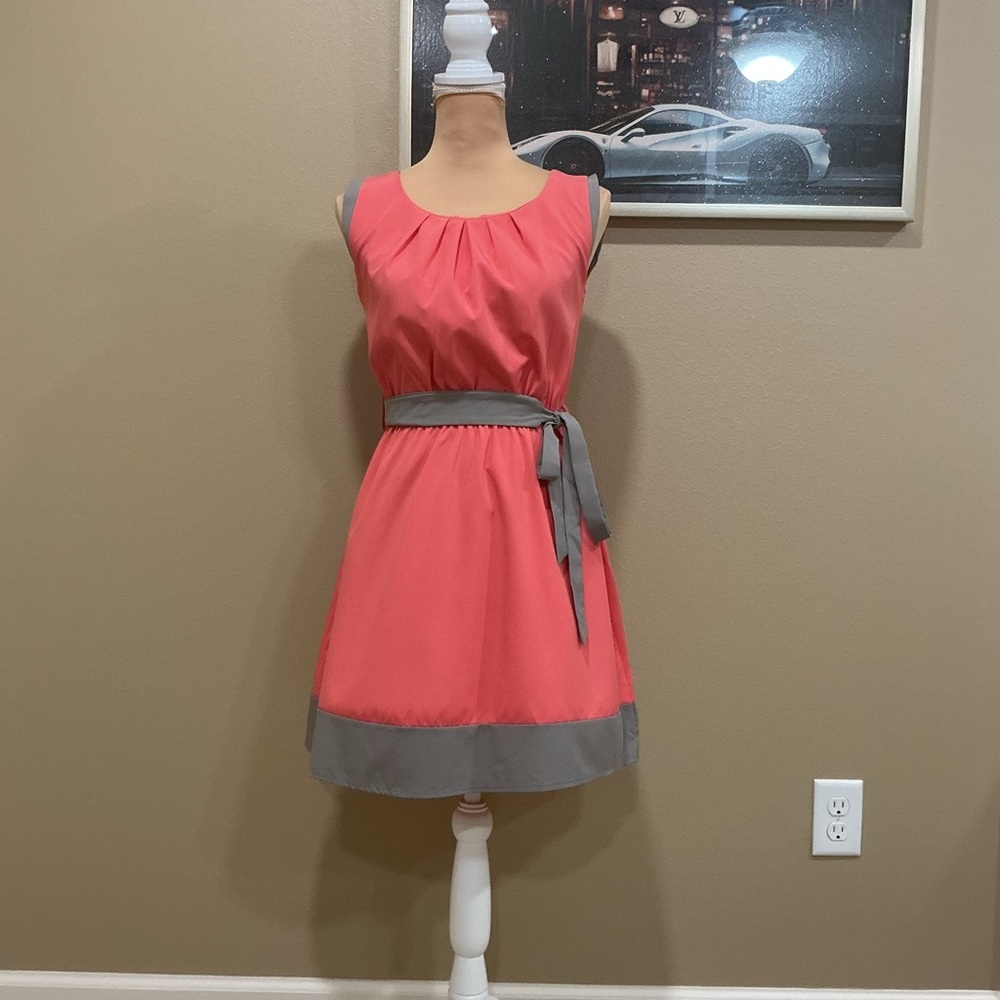 Chic Coral and Gray Sleeveless Dress